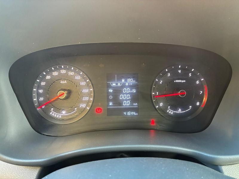 Hyundai HB20S 1.0 Confort Plus 12V Flex 4P Manual - foto 6