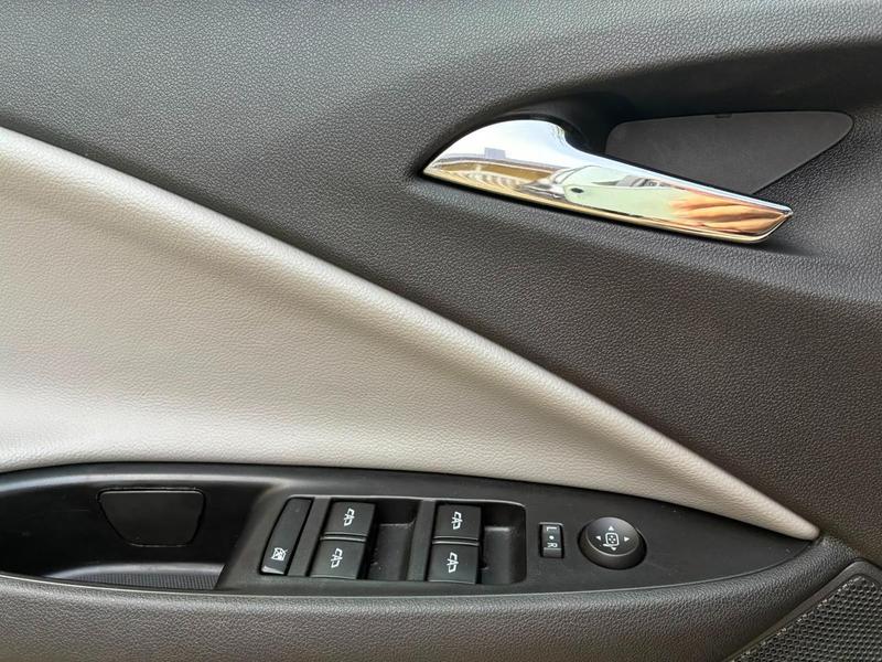 Chevrolet Onix 10tat - foto 8