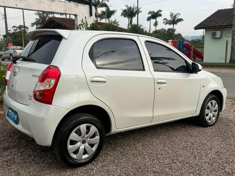 Toyota Etios 13 X 16V Flex 4P Manual - foto 12