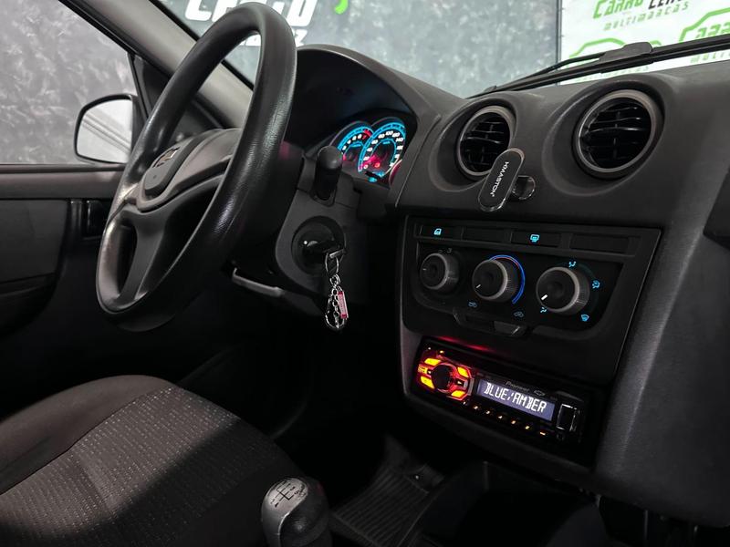 Chevrolet Celta 10l LT - foto 11