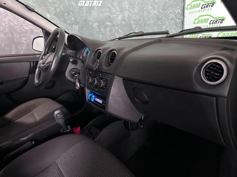 Chevrolet Celta 10l LT - foto 12