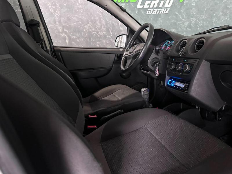 Chevrolet Celta 10l LT - foto 14