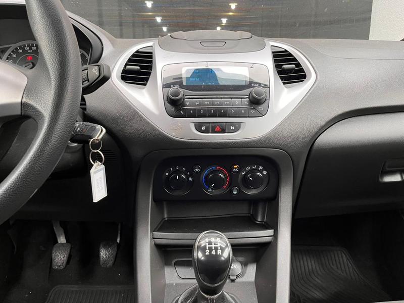 Ford Ka 1.5 Sedan Titanium 12V Flex 4P Aut. - foto 3