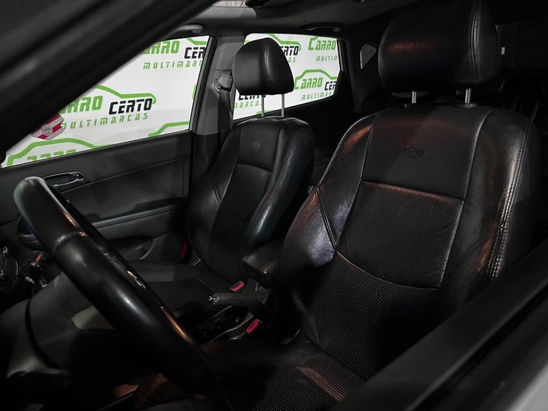 Hyundai i30 2.0 16V 145cv 5P Aut. - foto 8