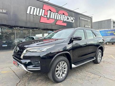 TOYOTA HILUX SW4 2.8 SRX 4X4 7 LUGARES