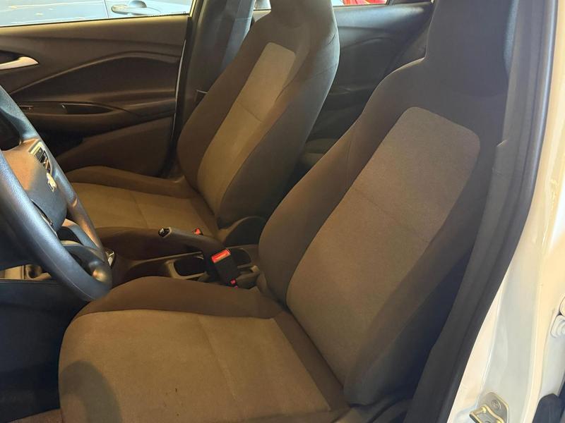 Chevrolet Onix 10mt Hb - foto 9