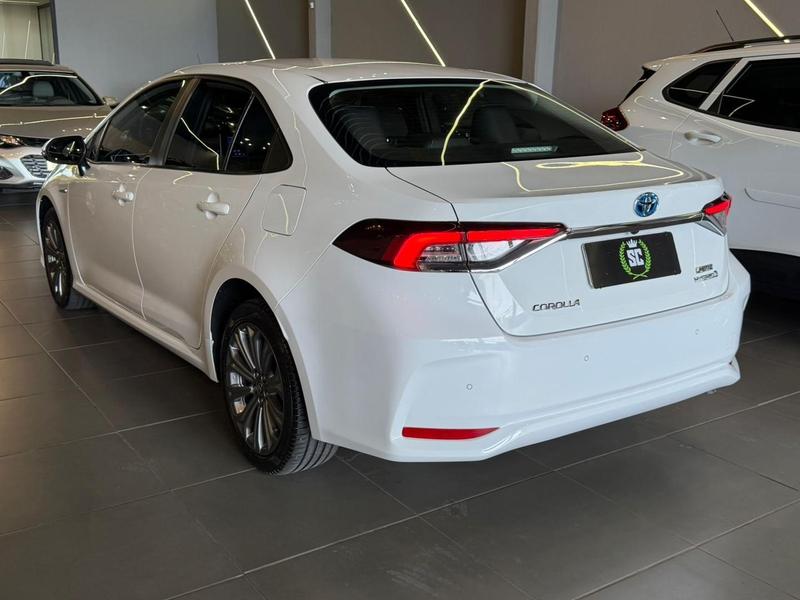 Toyota Corolla Altis Hv - foto 4