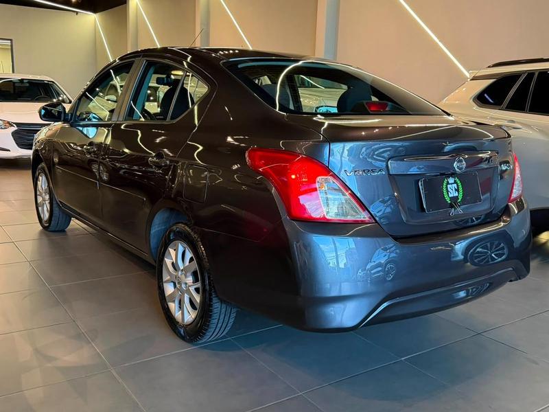Nissan Versa 16sv CVT - foto 5