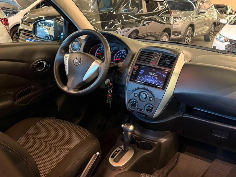Nissan Versa 16sv CVT - foto 10