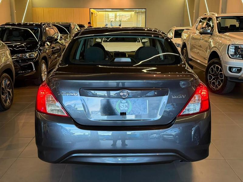 Nissan Versa 16sv CVT - foto 4