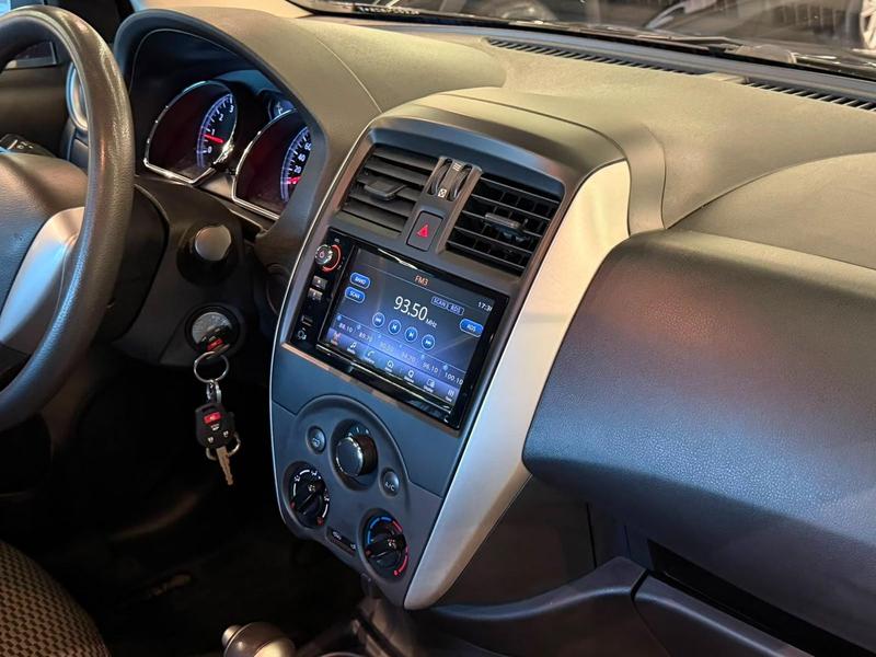 Nissan Versa 16sv CVT - foto 9