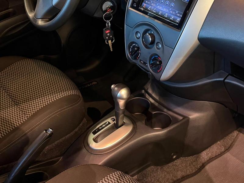 Nissan Versa 16sv CVT - foto 8