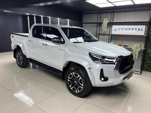 TOYOTA HILUX CD SRX PLUS 4x4 2.8 TDI DIE. AUT.