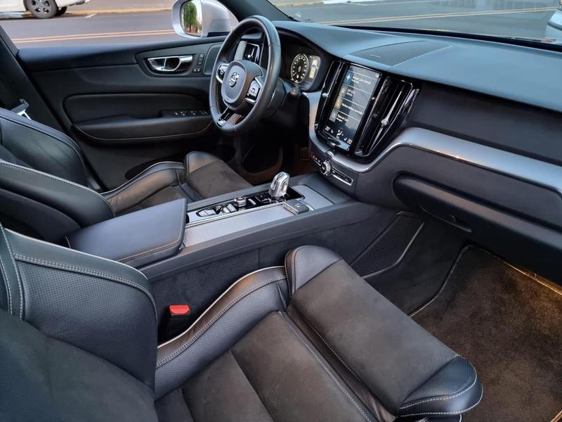 Volvo XC60 T8 R Design - foto 6