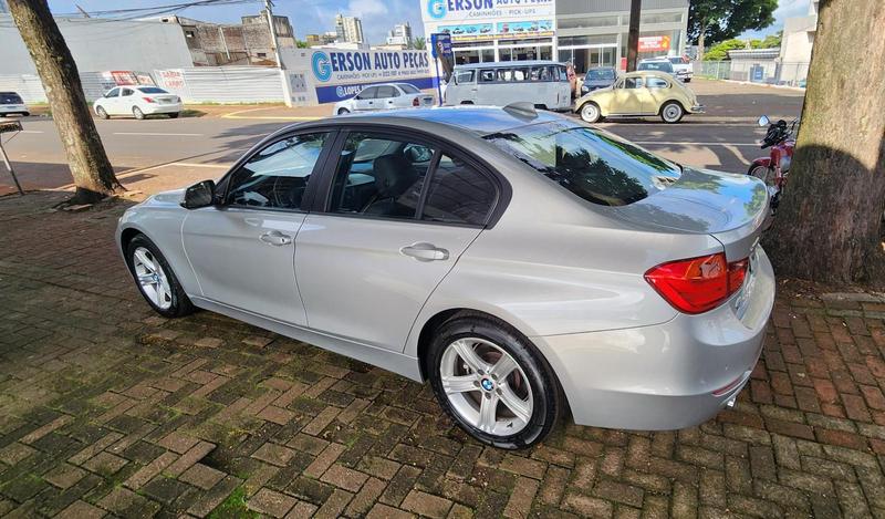 BMW 320i Active Flex - foto 5