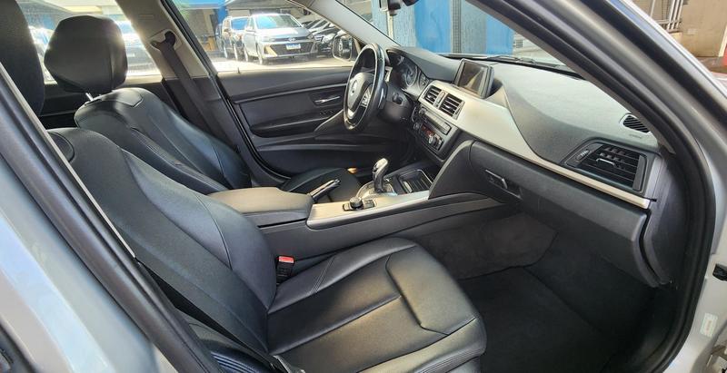 BMW 320i Active Flex - foto 7