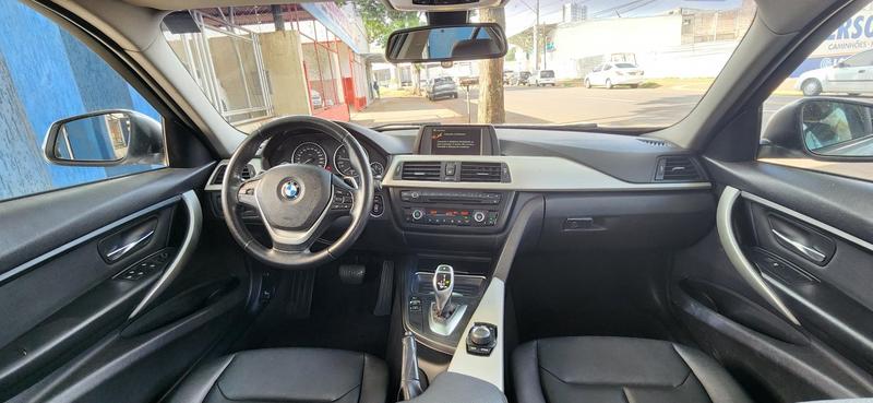 BMW 320i Active Flex - foto 8
