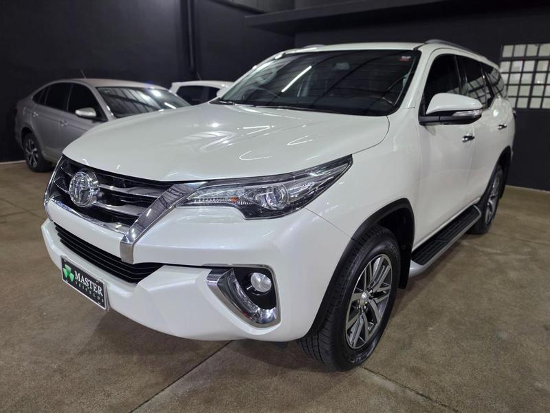 TOYOTA HILUX SWSRXA4FD