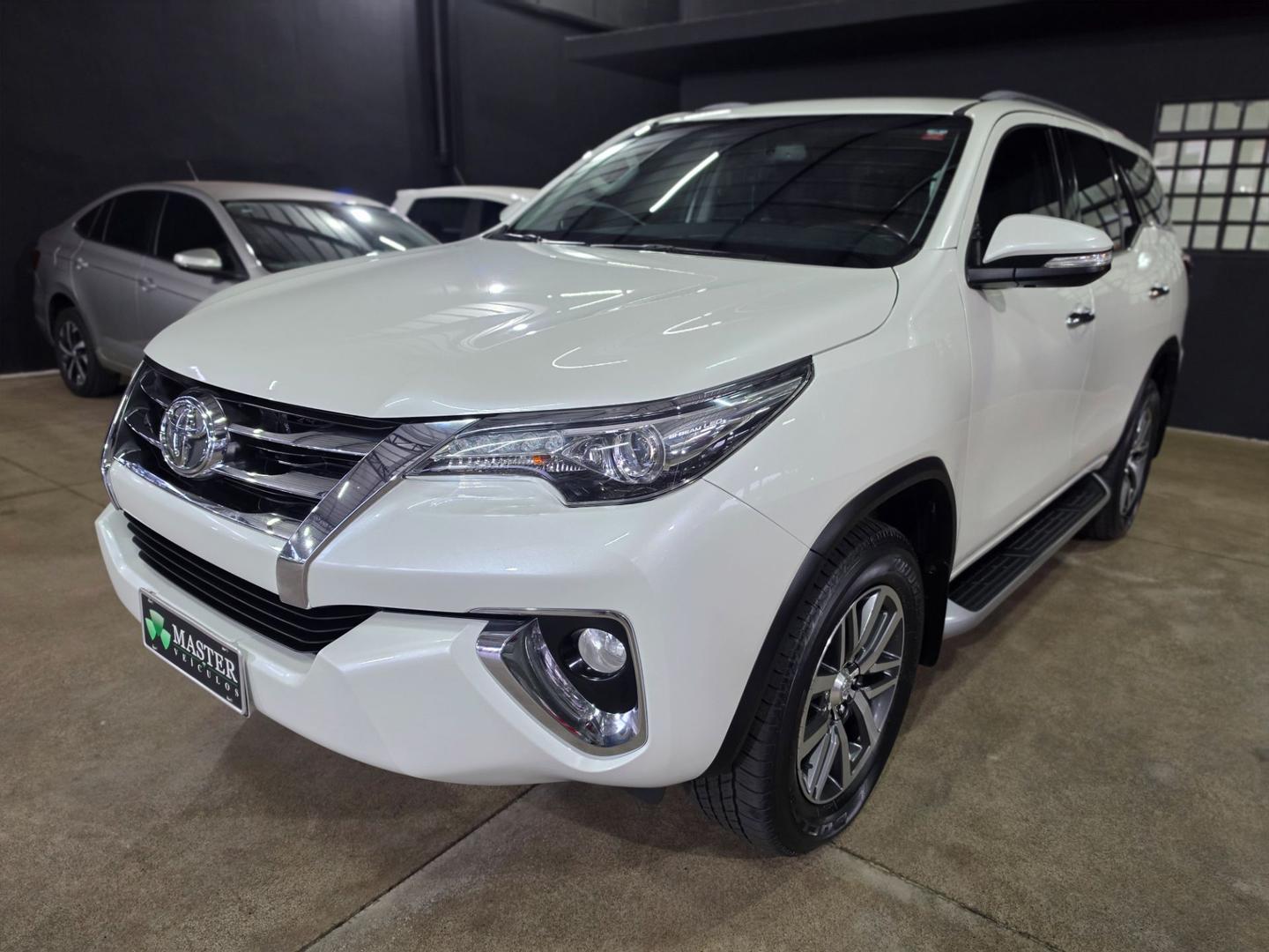 TOYOTA HILUX SWSRXA4FD