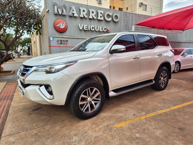 TOYOTA HILUX SWSRXA4FD