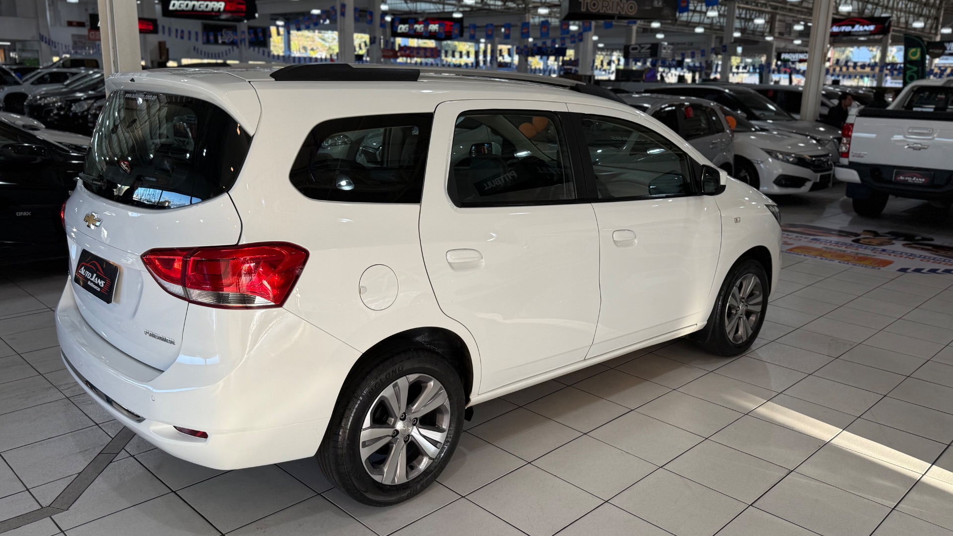 chevrolet spin 18l at premier 2023