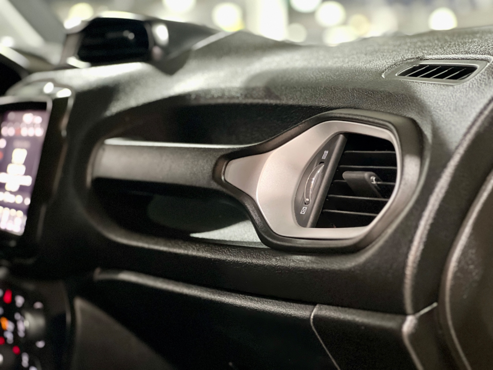 jeep renegade lngtd at 2021