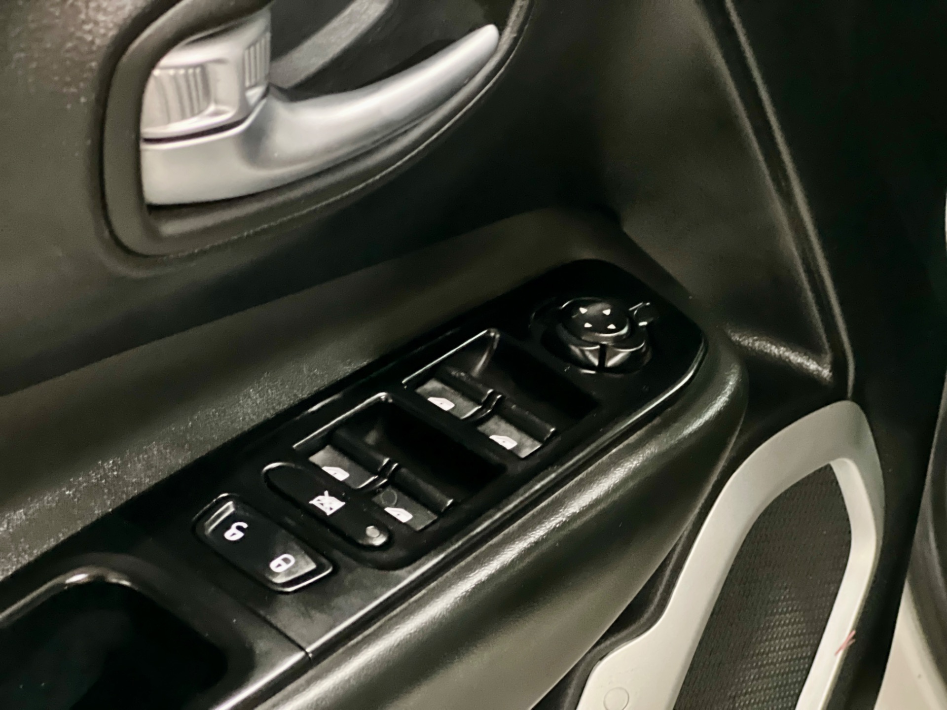 jeep renegade lngtd at 2021