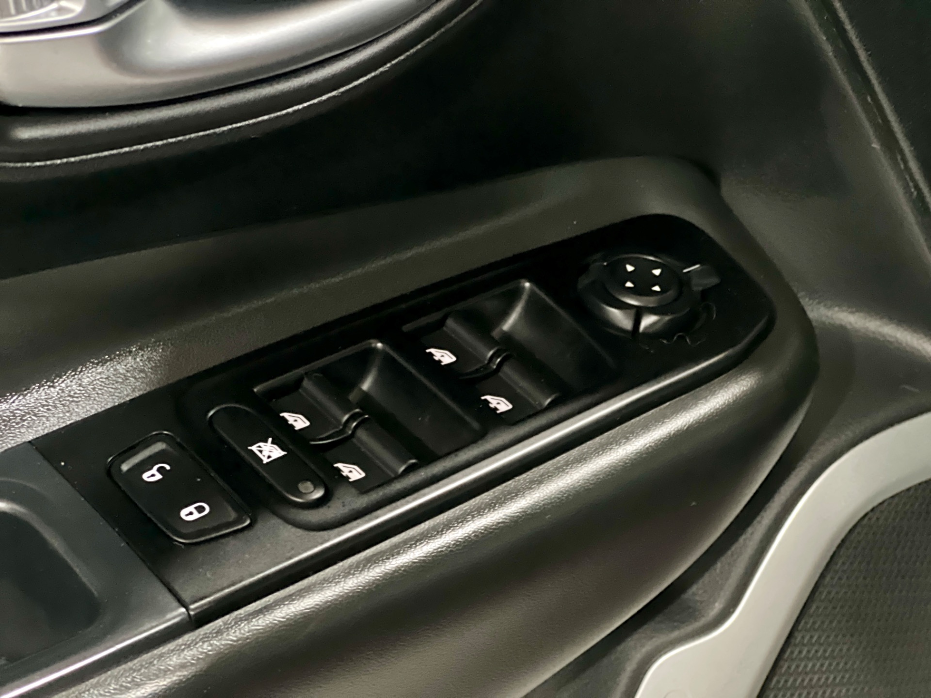 jeep renegade lngtd at 2021