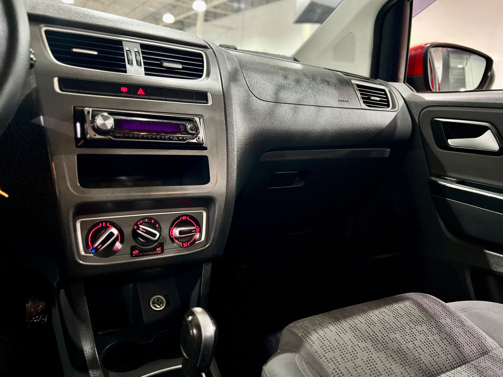 volkswagen fox 1.6 at 2014