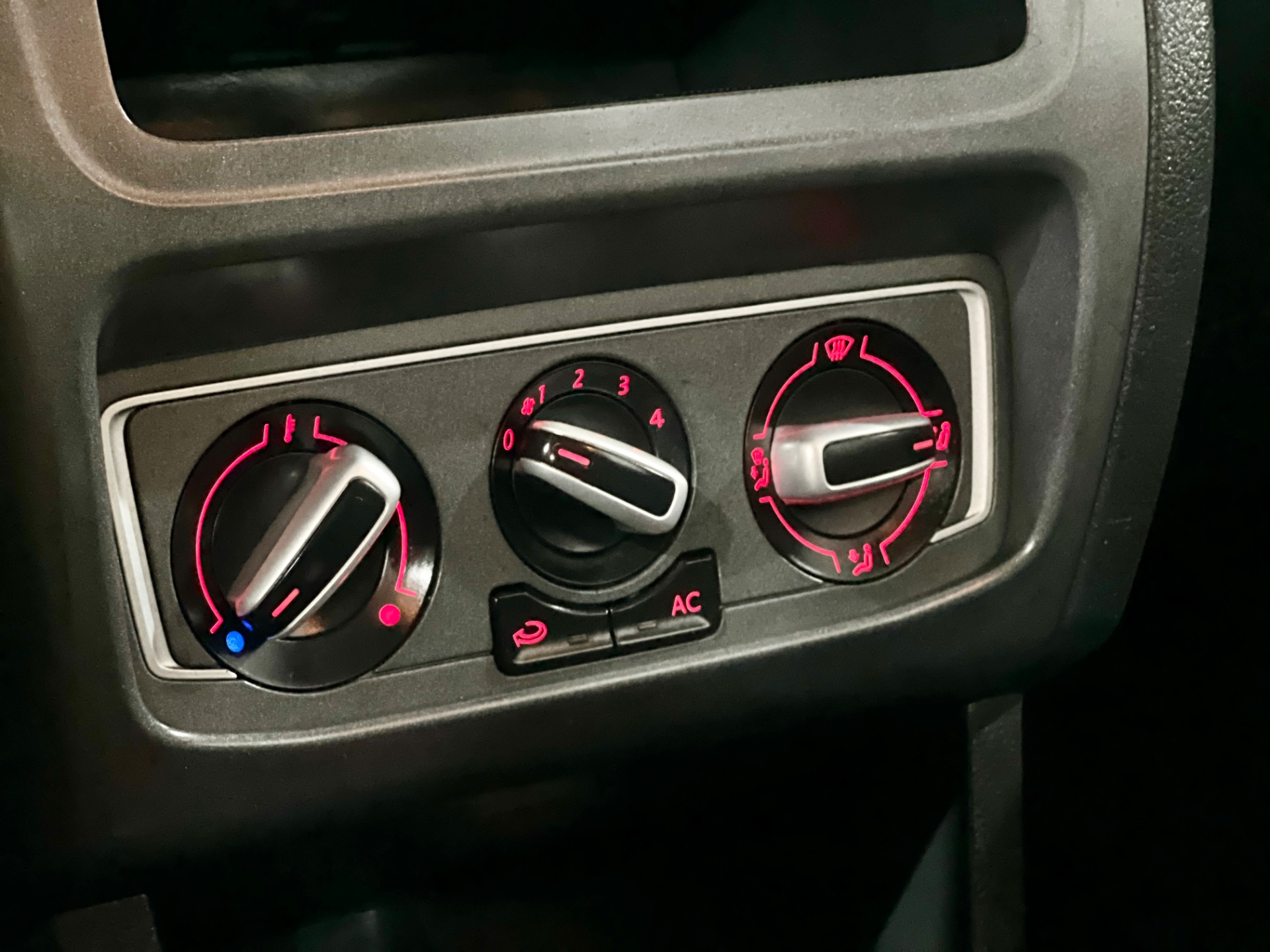 volkswagen fox 1.6 at 2014