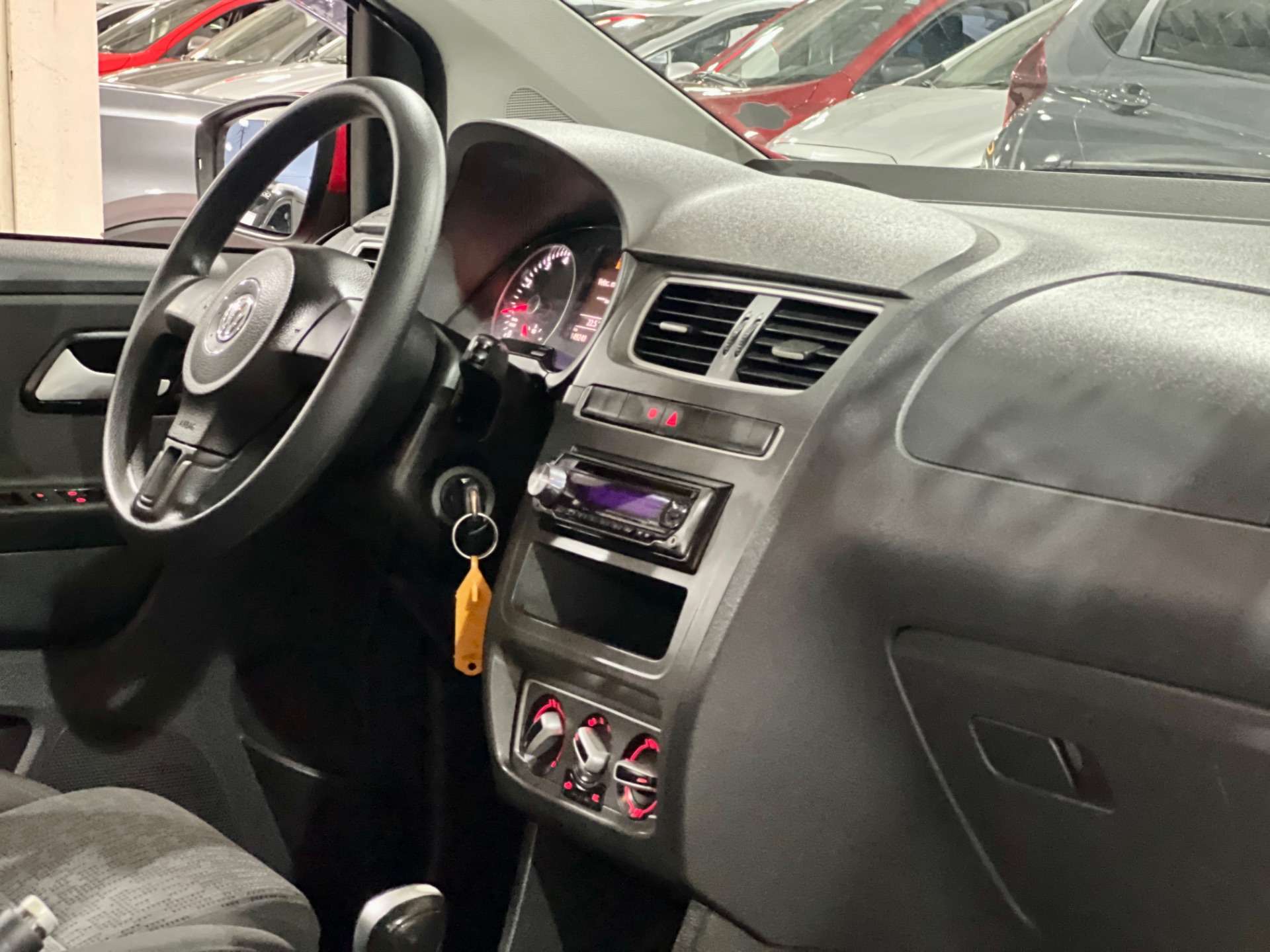 volkswagen fox 1.6 at 2014