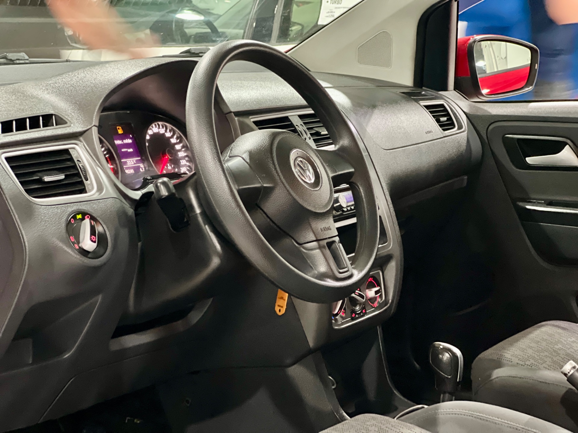 volkswagen fox 1.6 at 2014