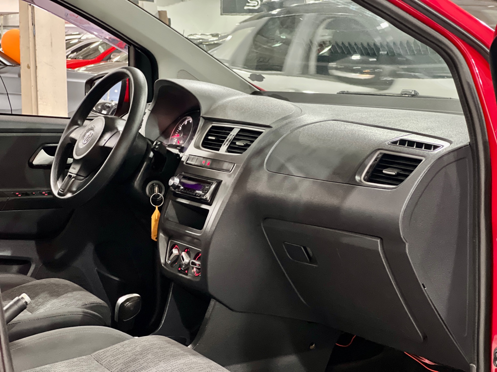 volkswagen fox 1.6 at 2014