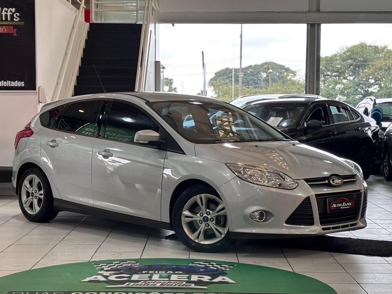 ford focus 1.6 se at 2014