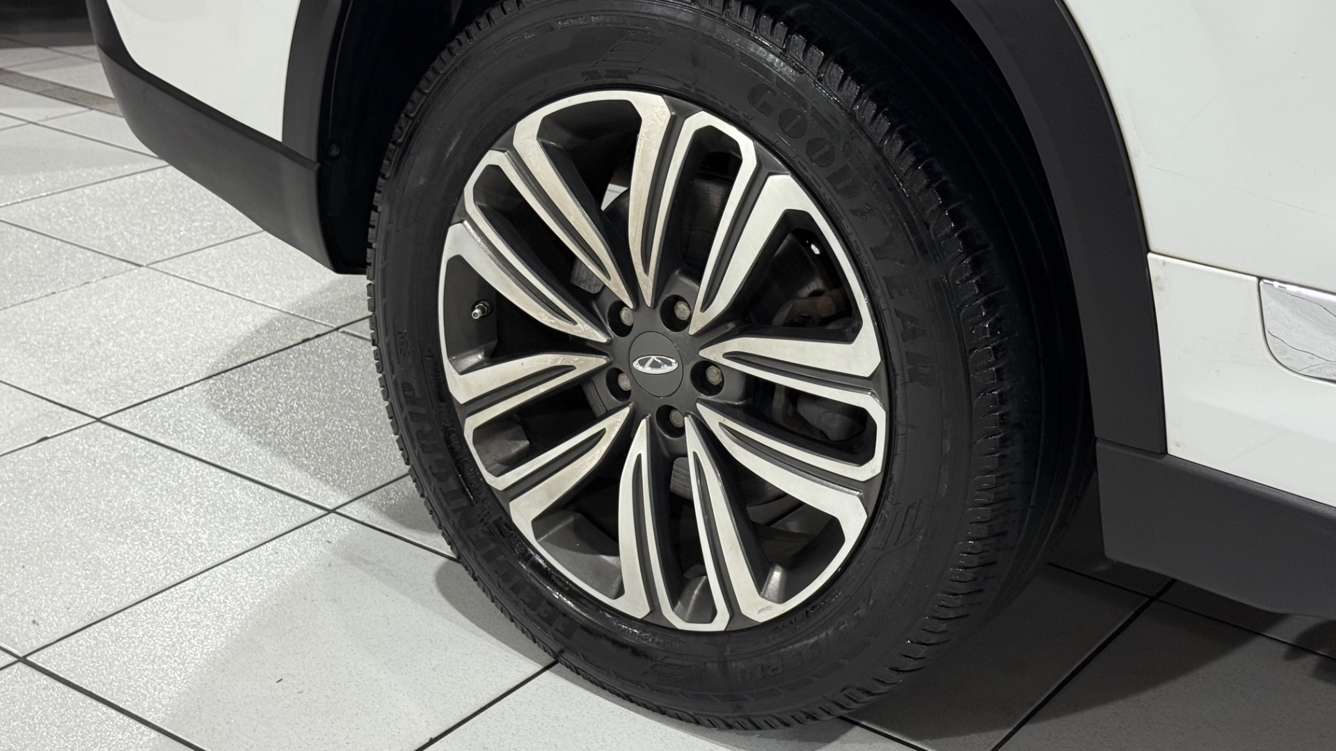 caoa chery tiggo8 1.6 tgdi com teto ano 2021