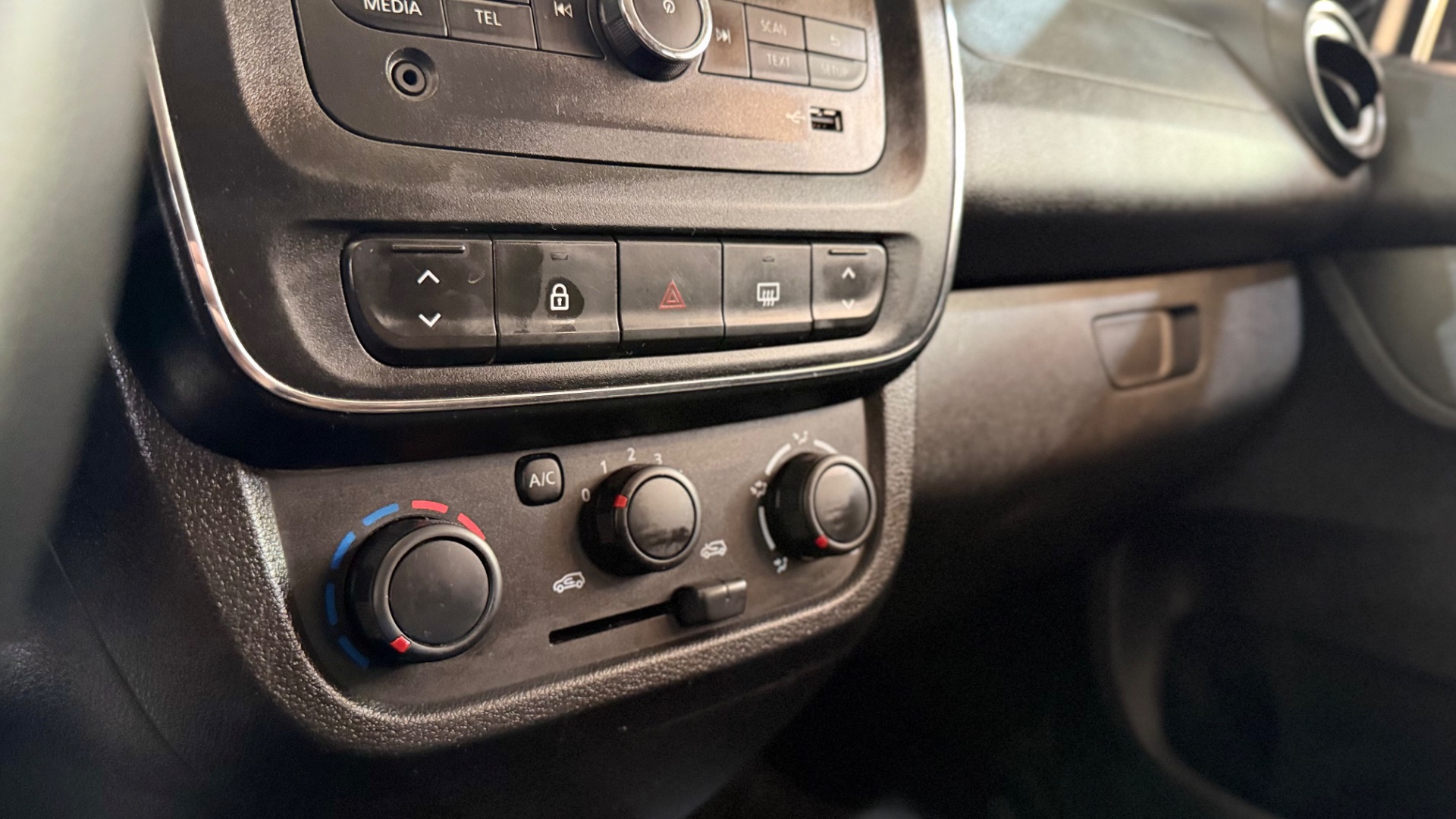renault kwid zen 2 1.0 completo 2024