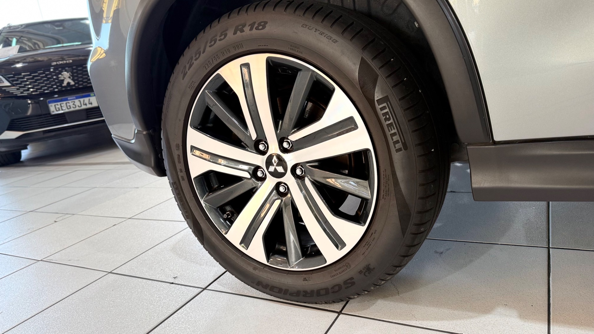 mitsubishi outlander spt hpeawd 2021