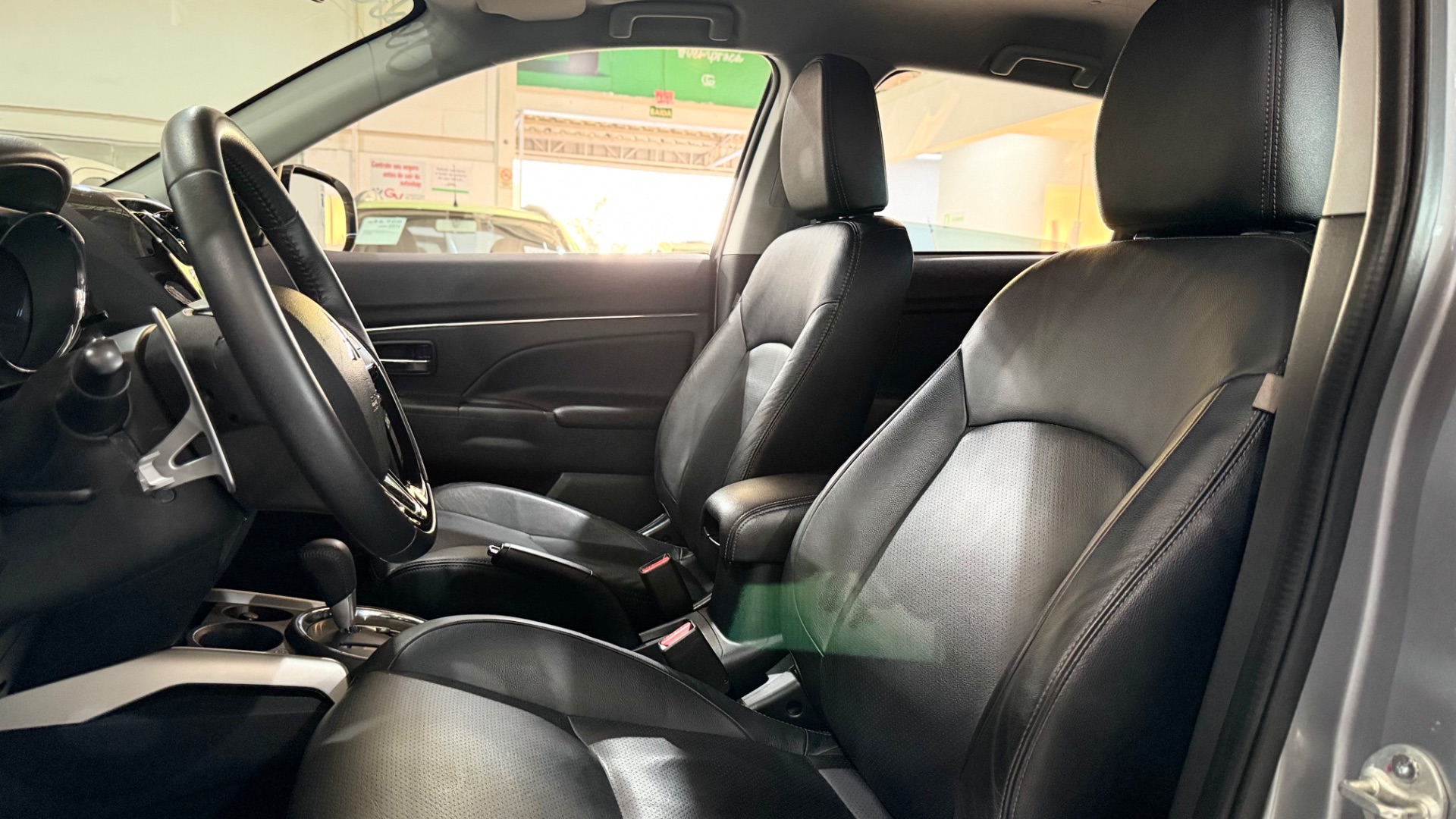 mitsubishi outlander spt hpeawd 2021