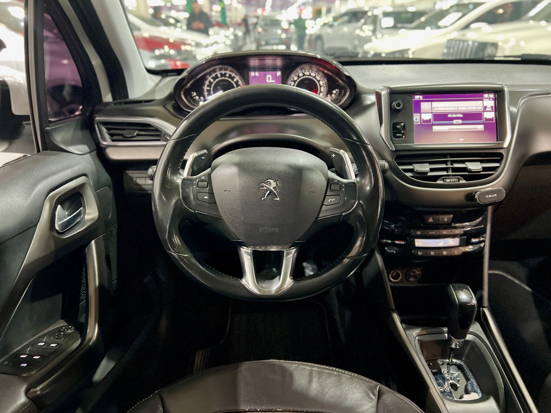 peugeot 2008 griffe at 1.6 com teto 2017