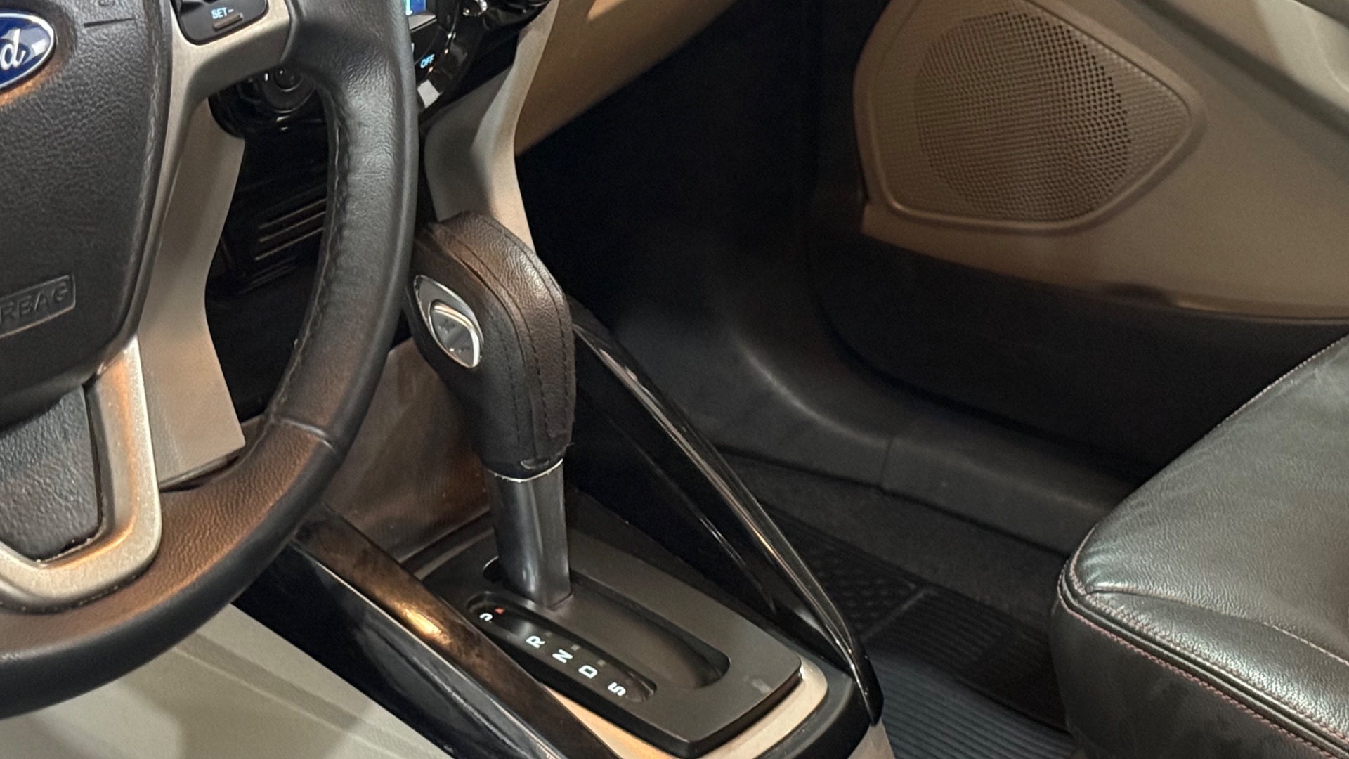 ford ecosport titanium at 2.0 2014