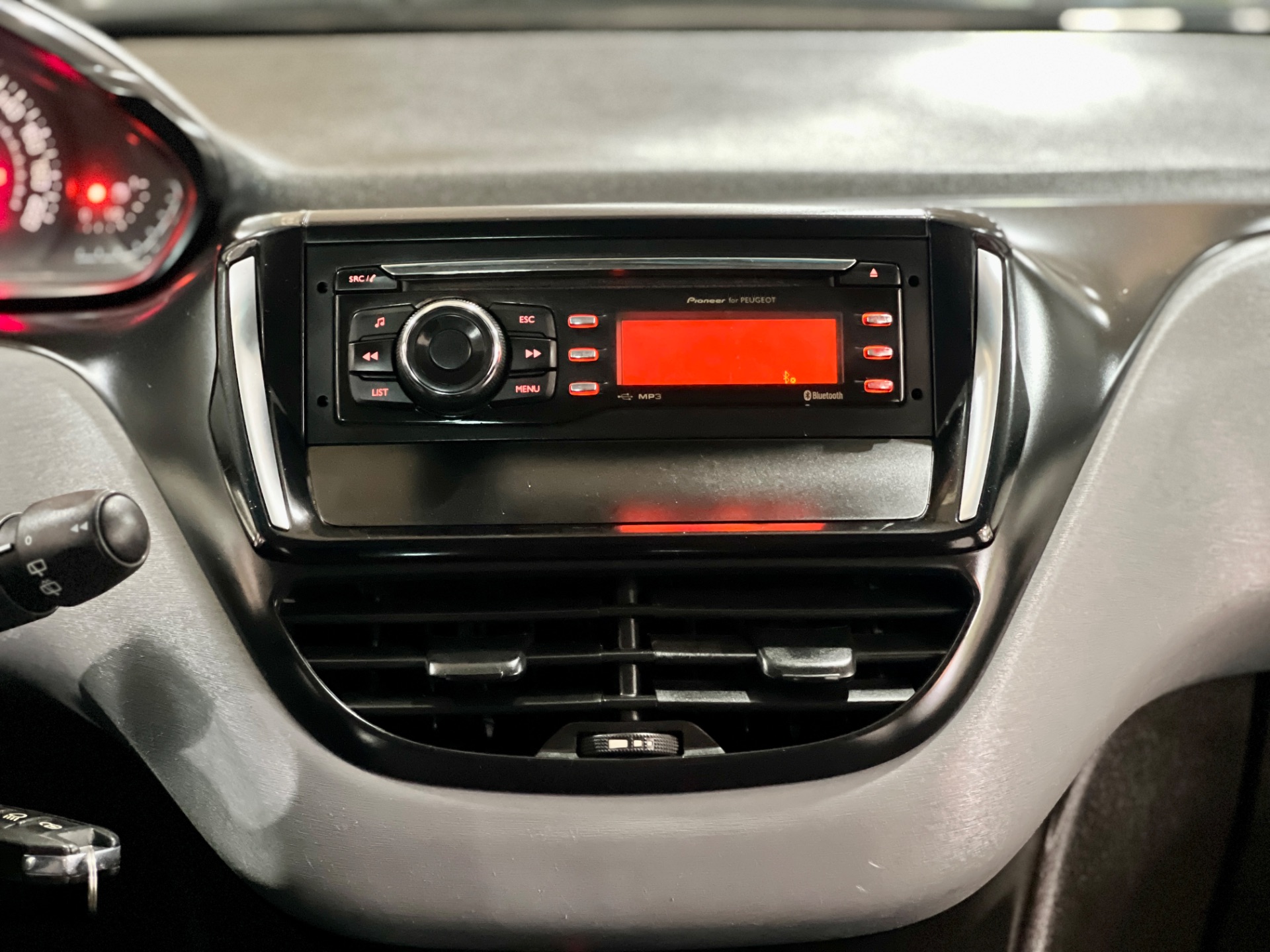 peugeot 208 1.5 active completo 2015