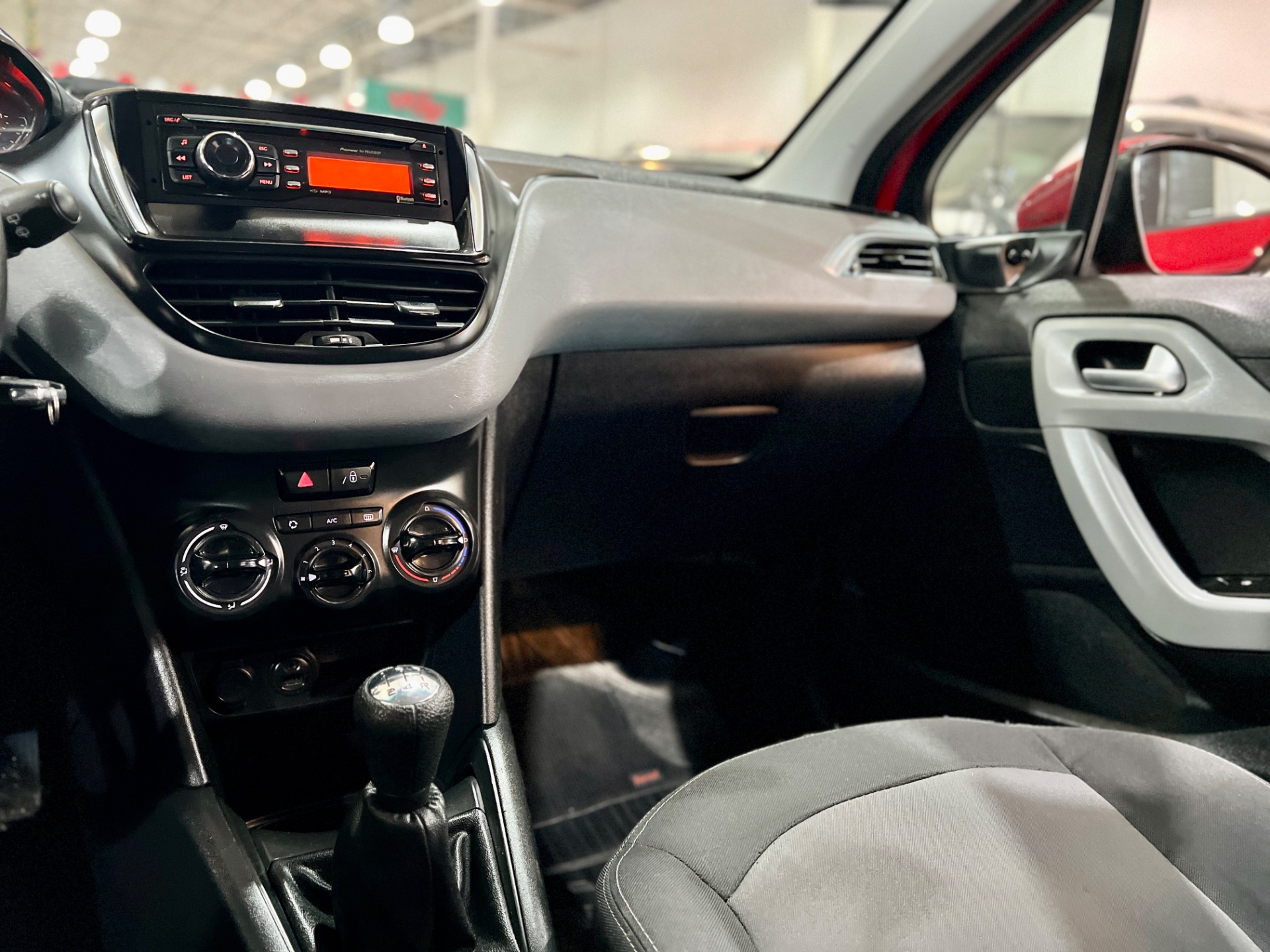 peugeot 208 1.5 active completo 2015