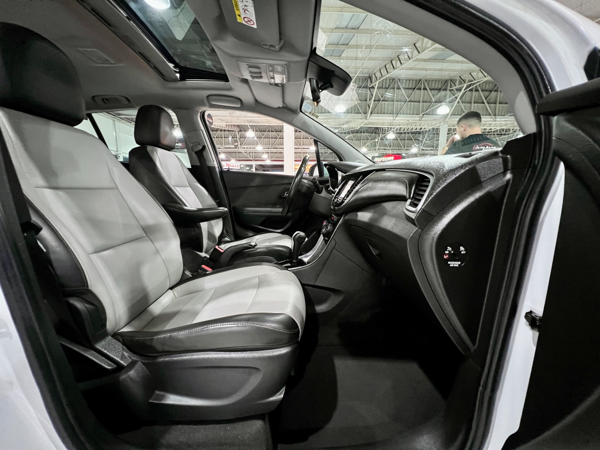 chevrolet tracker ltz 1.4 turbo com teto solar