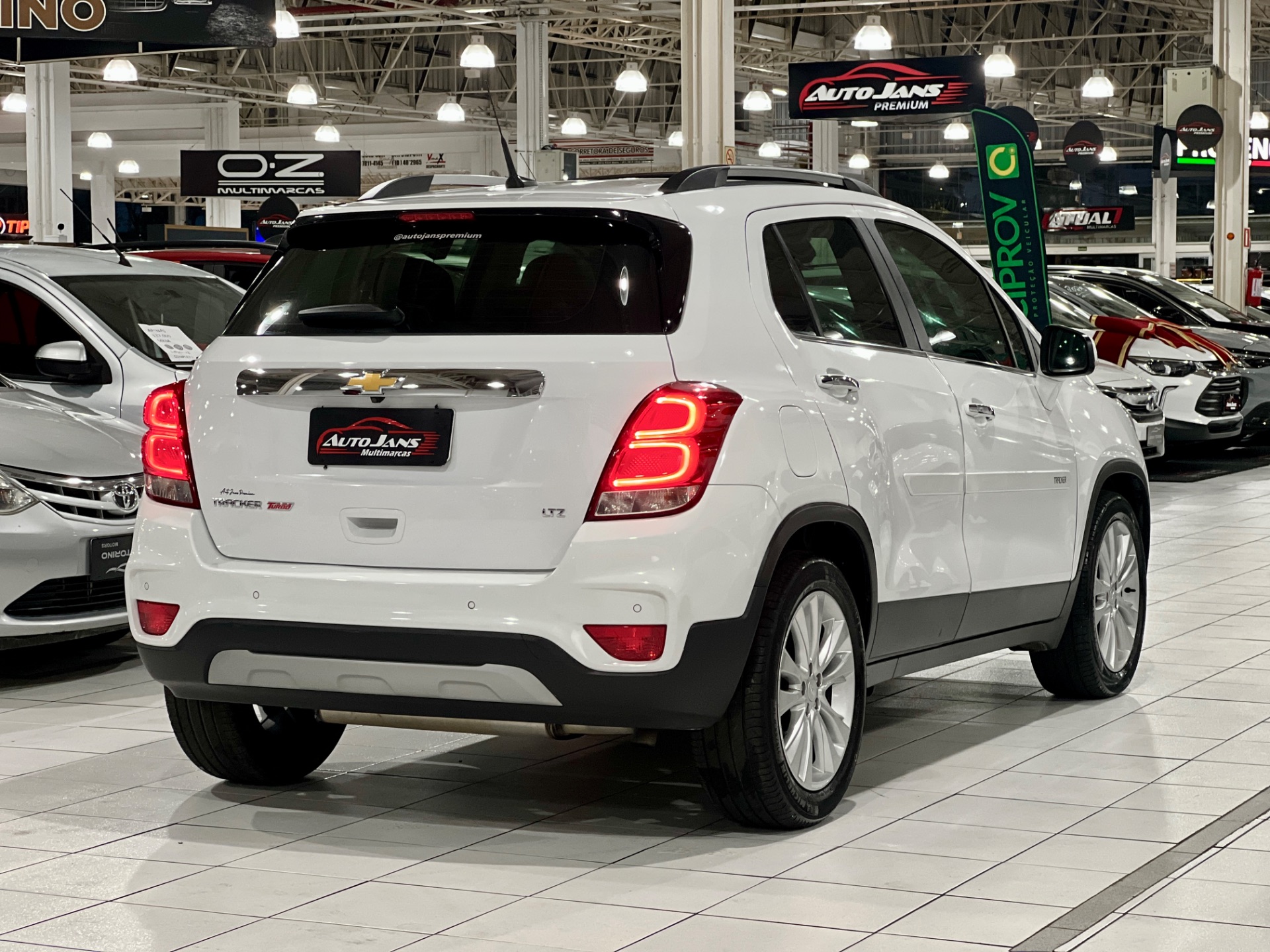 chevrolet tracker ltz 1.4 turbo com teto solar