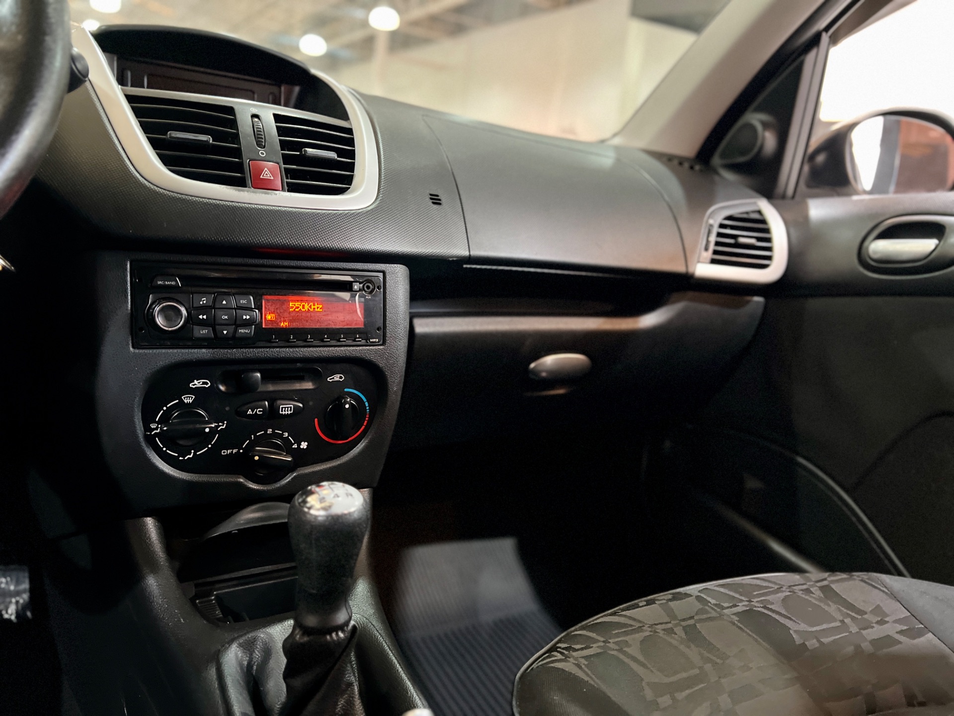 peugeot 207 1.4 xr sport 8v flex 4p manual 2011