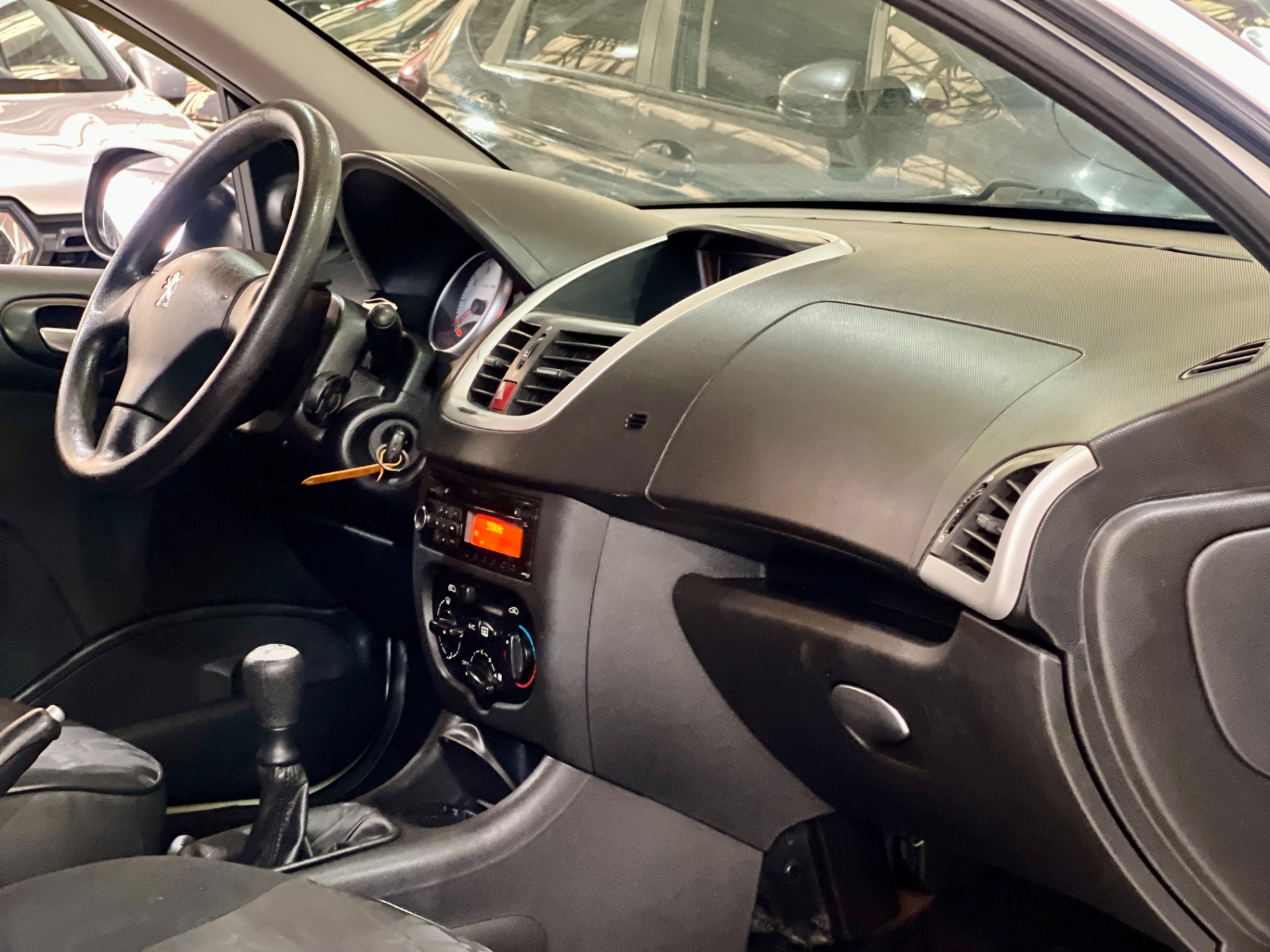 peugeot 207 1.4 xr sport 8v flex 4p manual 2011