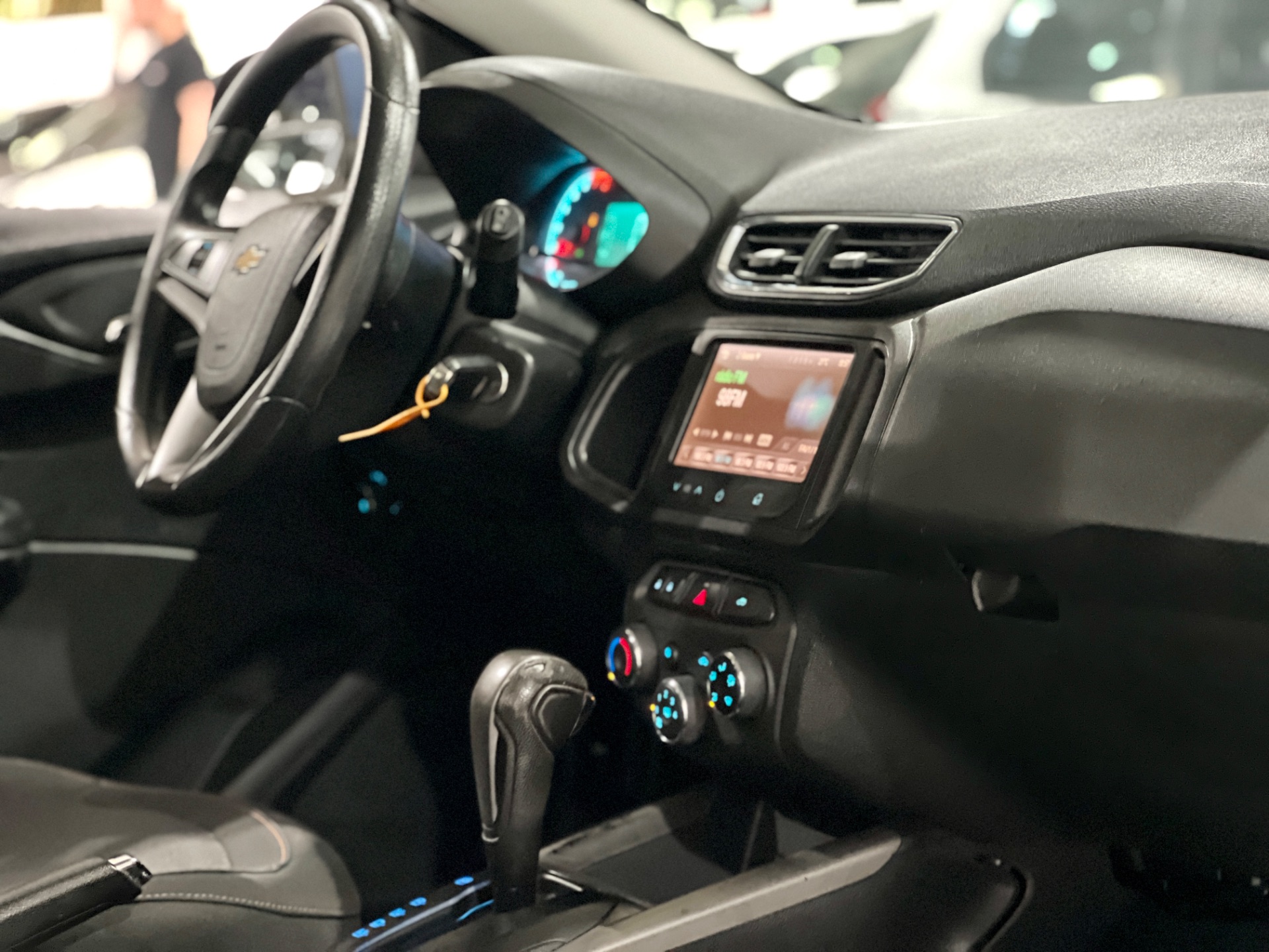 chevrolet onix 1.4 at ltz 2014