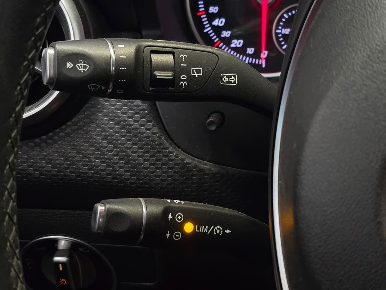 mercedes-benz a200 ff 1.6 turbo at 2016