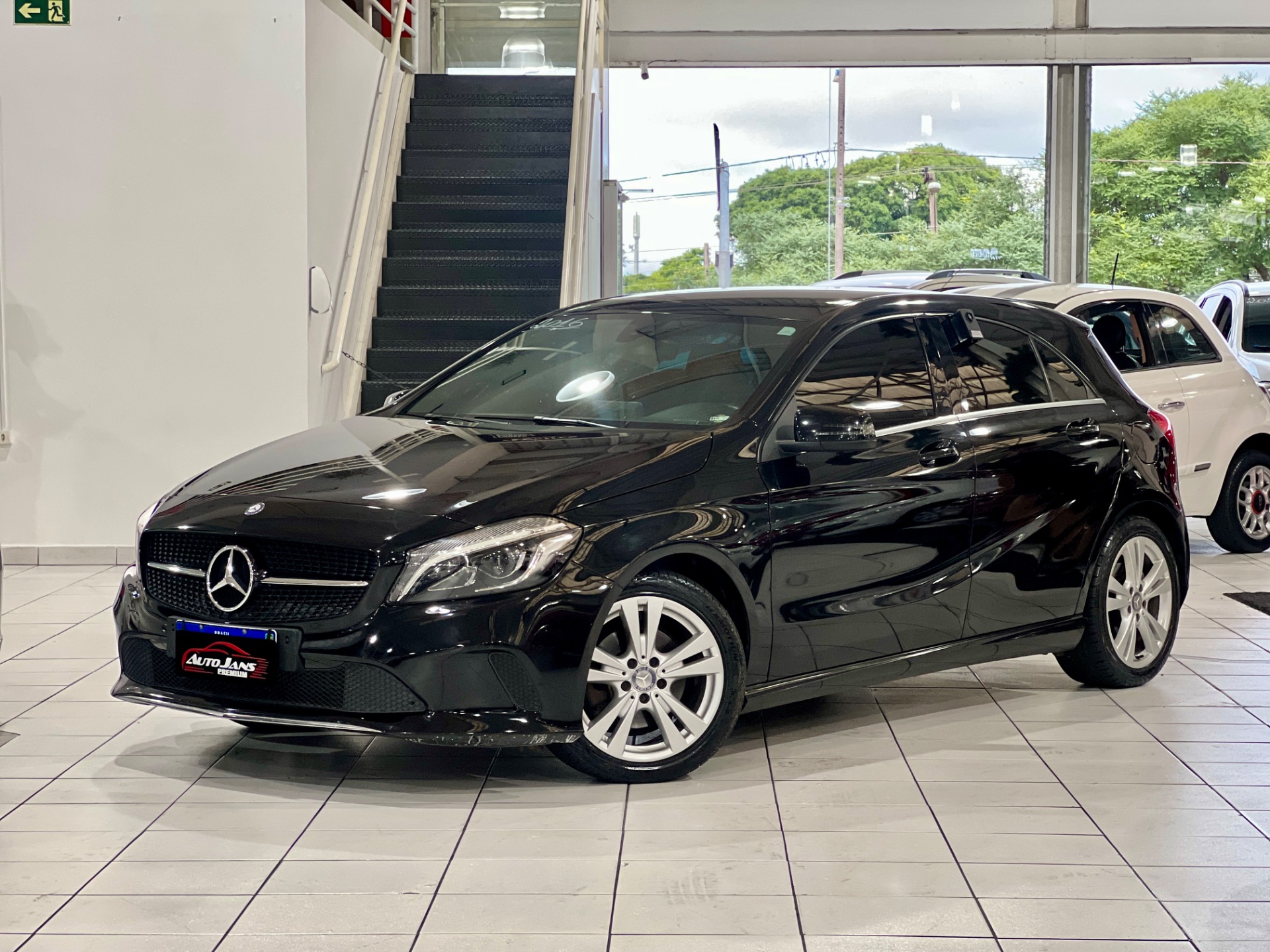 mercedes-benz a200 ff 1.6 turbo at 2016