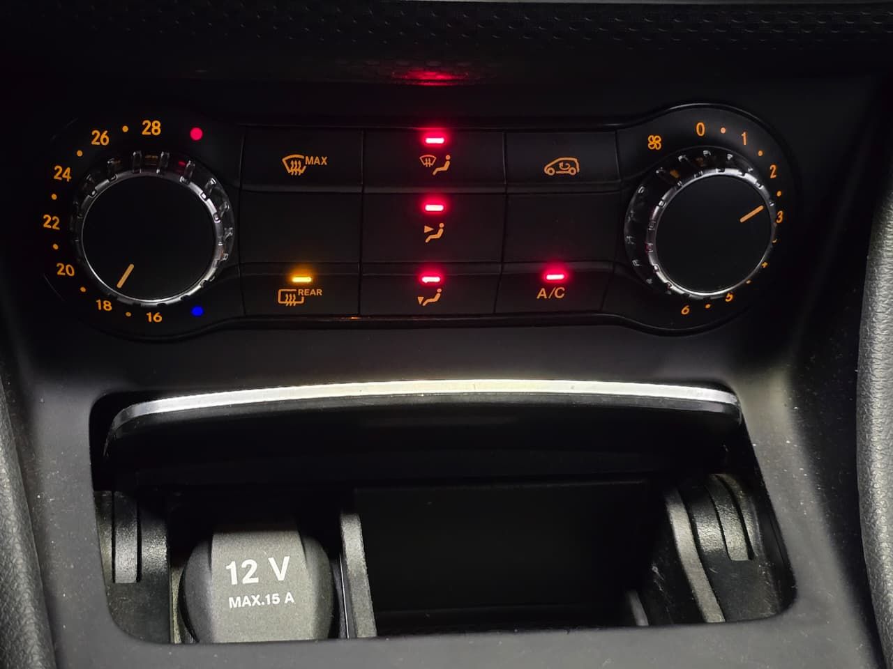 mercedes-benz a200 ff 1.6 turbo at 2016